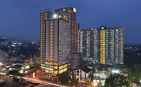 Harris Hotel & Conventions Ciumbuleuit - Bandung